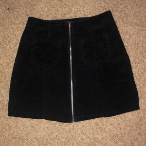 Velvet front-zip skirt